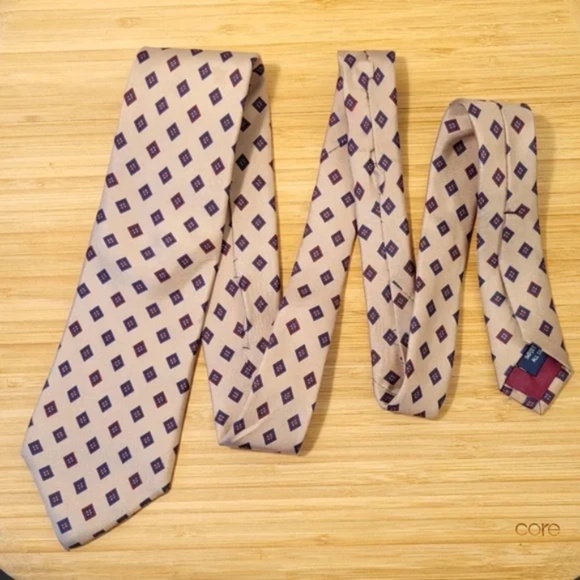 3/$25 Patrick James Silk Pattern Tie - Picture 1 of 5